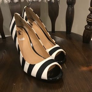Never worn black and white peep toe heels